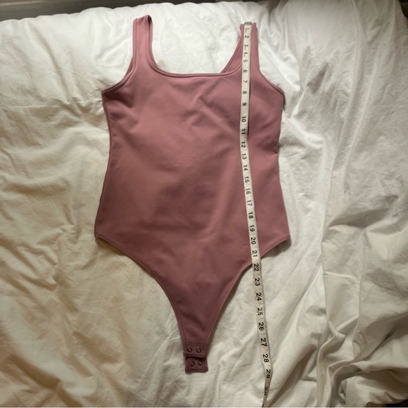 Abercrombie Square Neck Seamless Soft A&F Dusty Pink Bodysuit size Medium - Picture 11 of 12